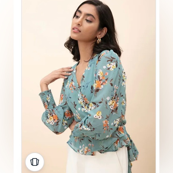 twenty dresses Tops - Wrap around top NWT